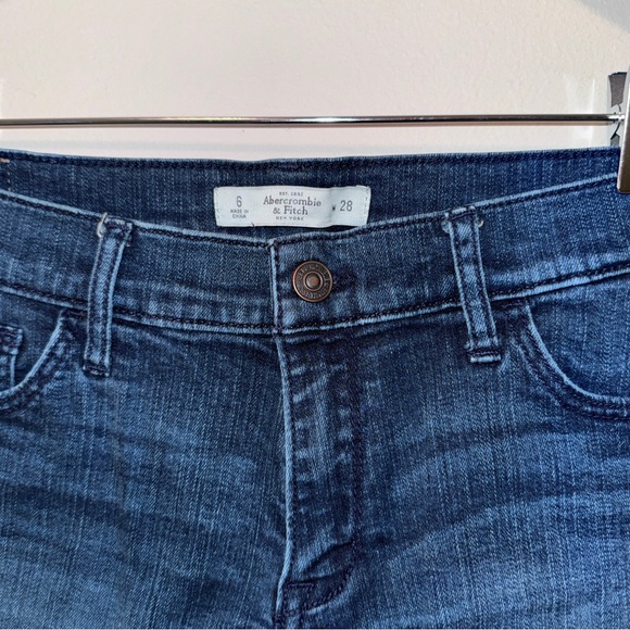Women’s Abercrombie & Fitch US 6 Navy Blue Booty Jean Shorts - Picture 7 of 8